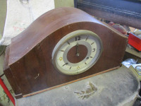 1930s NEW HAVEN MANTLE CLOCK $30. FOR PARTS NO KEY NO GLASS