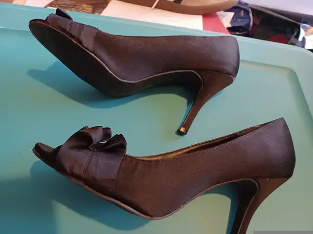 Black open toed high heels in Women's - Shoes in Calgary - Image 6
