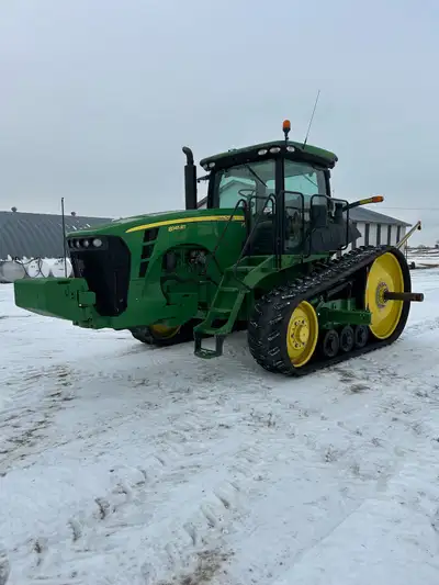 2010 8345rt, 60gal pump, 7” touch screen, 3pt w/ quick hitch, new 24” camso tracks with 50hrs of use...