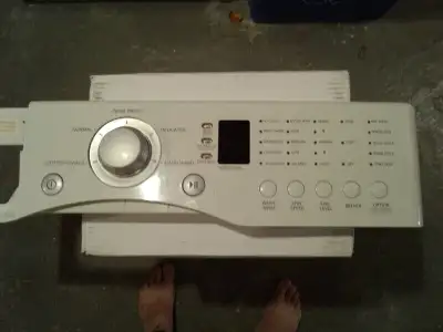 Model WM2016CW Front Loading Washer (approx 12 years old) S/N 712KWWZ00713 Good parts available for...