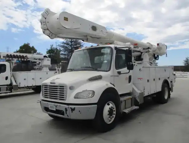 2016 Altec AM55E Freightliner Bucket Truck in Other in Sault Ste. Marie