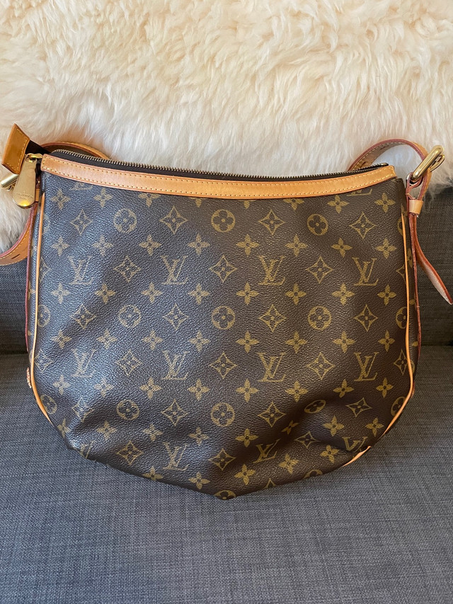 authentic Louis Vuitton Tulum purse handbag in Women's - Bags & Wallets in Oakville / Halton Region - Image 3