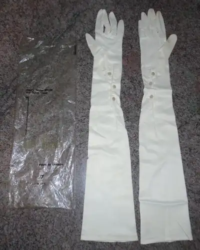 white gloves - size 7, View more