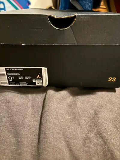 Jordan 1 mid size 9.5, View more