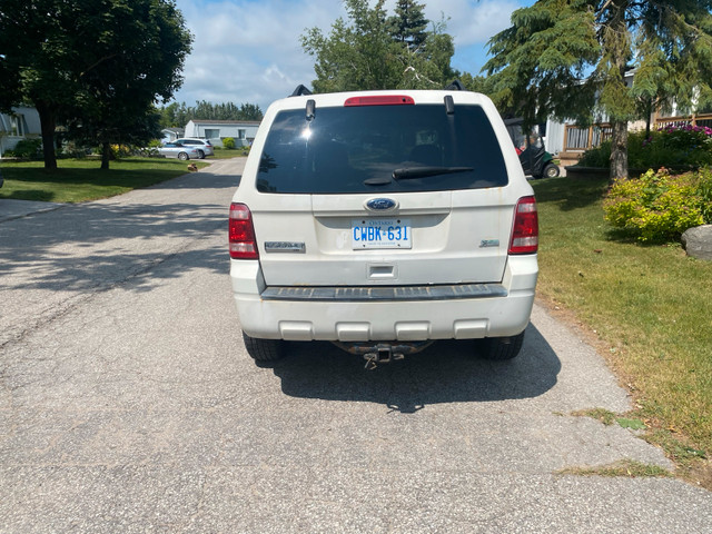 2011 Ford Escape XLT in Cars & Trucks in Barrie - Image 4