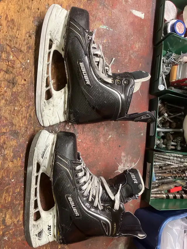Bauer Supreme Total One skates size 9.5 in Hockey in City of Toronto - Image 2