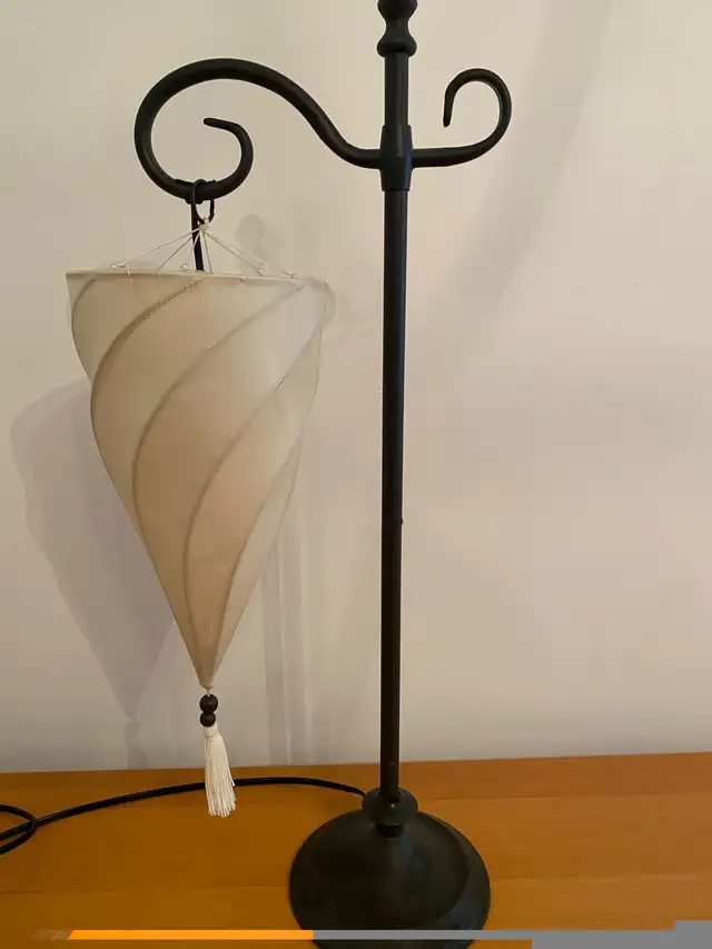 Table Lamp in Indoor Lighting & Fans in Hamilton - Image 3