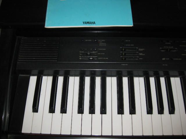 Yahama Clavinova Digital Piano in Pianos & Keyboards in Cape Breton - Image 3