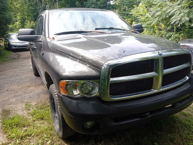 2004 Dodge Ram 1500 5.7 hemi **part out** — photo 2