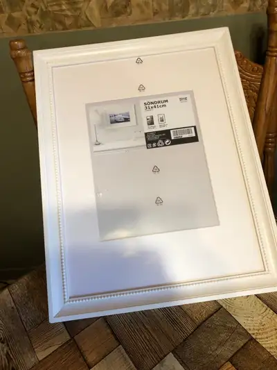 cadre en bois, Ikea modèle  sondrum (12 x16 pouces), View more