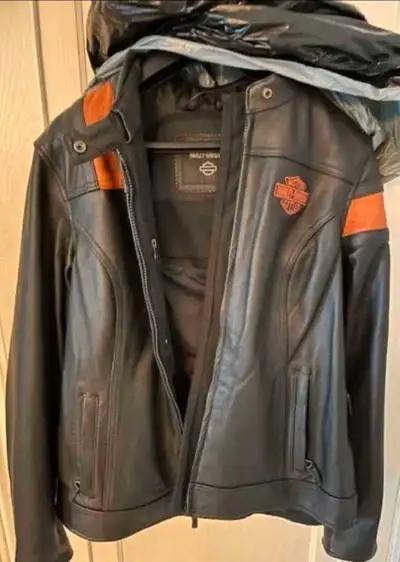 Brand New Size Large Womens Leather Harley Davidson Jacket Never Worn Paid over $700 Asking $500 or...