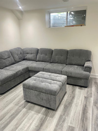 Sectional set with reversible chaise 