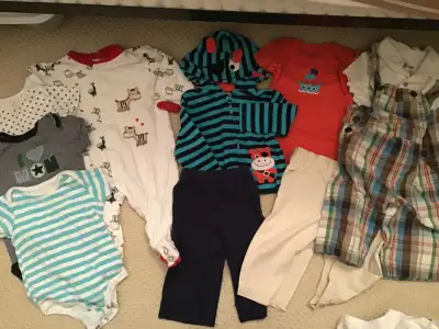 9 MONTH SIZE PEKKLE AND OSHKOSH BRAND BOY CLOTHES 10 PIECES 3 OSH KOSH BRAND SHORT SLEEVE ONESIE NAV...
