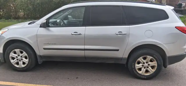 2010 Chevy Traverse (selling as is)