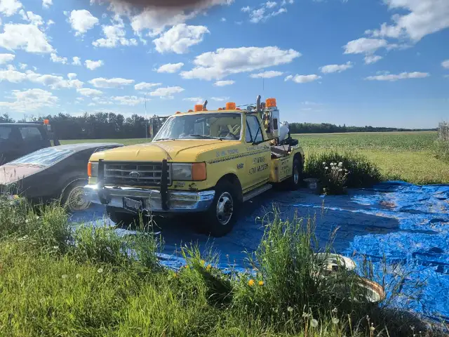 Tow truck 1989 in Cars & Trucks in Edmonton - Image 3