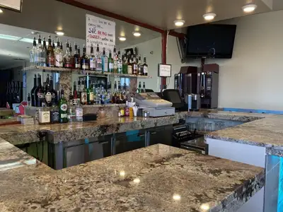 Bar le cozzy à la recherche d'une barmaid Vendredi, samedi, dimanche et lundi si quelqu'un est intér...