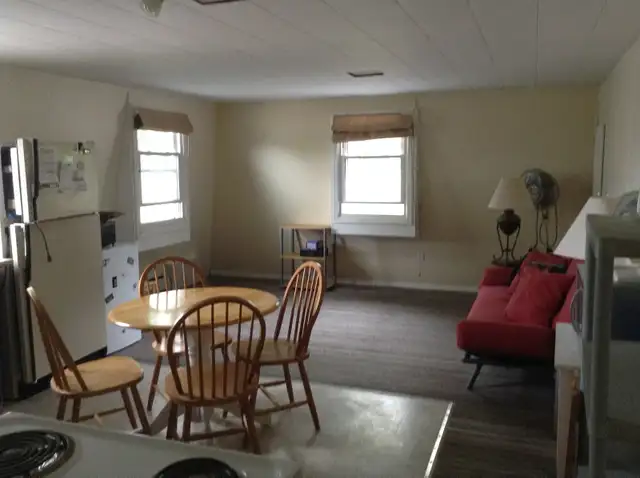 Spacious 4 bedroom upper floor unit next to Queen's