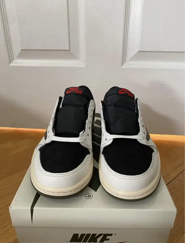 Jordan 1 Retro Low SP Travis Scott Olive in Men's Shoes in Mississauga / Peel Region - Image 6