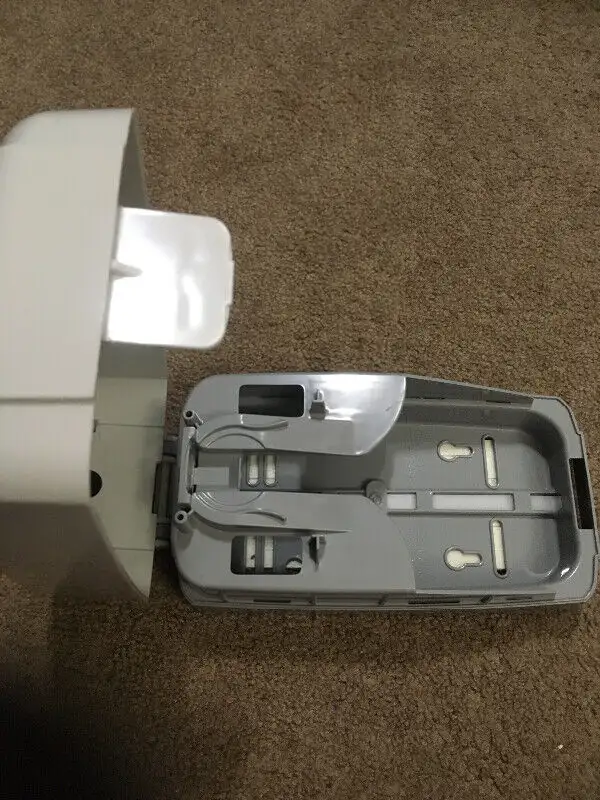 New Purell Instant Hand Sanitizer Dispenser Wall Mountable - in Other in London - Image 10