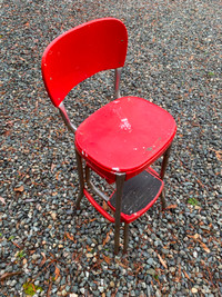 Metal fold-up chair / stool