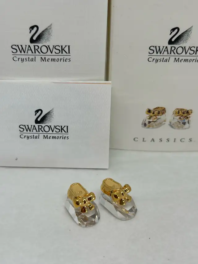 SWAROVSKI BABY SHOES in Arts & Collectibles in Oshawa / Durham Region - Image 3