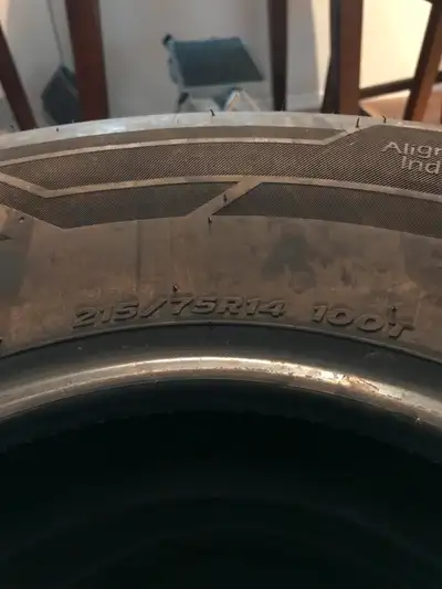 14 " Hankook Tires 215/75 R14 Mud And Snow Only Have 100 Klicks On Them