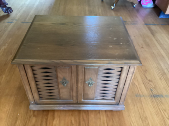 Antique End Table in Other Tables in Oshawa / Durham Region