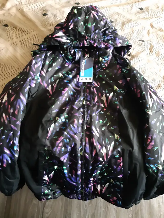BNWT Ski Jacket in Women's - Tops & Outerwear in Kamloops - Image 2