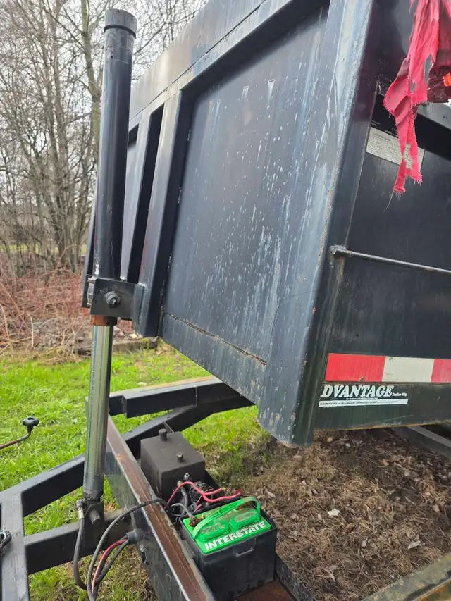 Dump trailer for rent482653161862604801