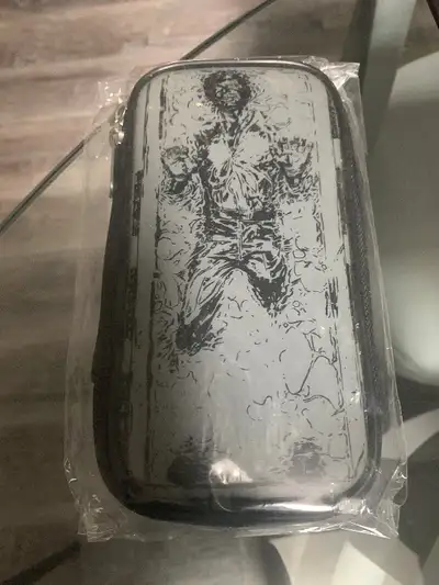 ASKING $80 OR BEST OFFER Up sale is a Star Wars Han Solo in Carbonite system case for the Sony PSP....