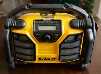 DeWalt® - 12V / 20V Worksite Charger Radio (NEW)