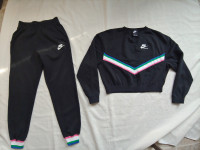 ..Nike - Oversized Sweatshirt and Pants (next to new condition).