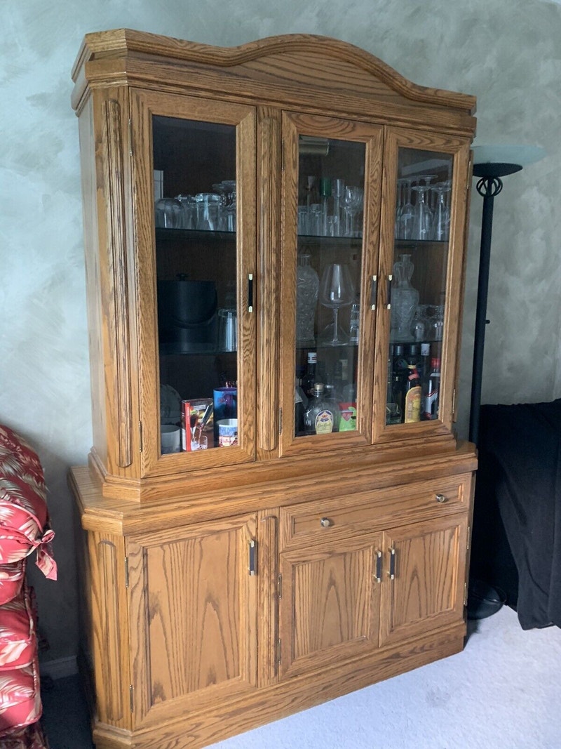 Solid oak wood hutch / display Hutches & Display Markham / York Region Kijiji