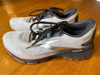 Brooks Trace 2 Running Shoes. Women’s Size 8. Like New.  