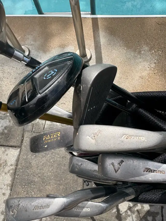 women’s right golf clubs and bag  in Golf in Guelph - Image 7