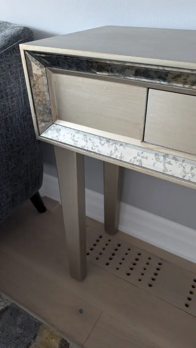 Console side table555654508404418561