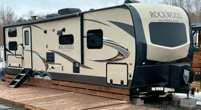 Motivated sellers! 2020 Forest River Rockwood Ultra Lite 2706WS Very well-maintained, used at a seas...