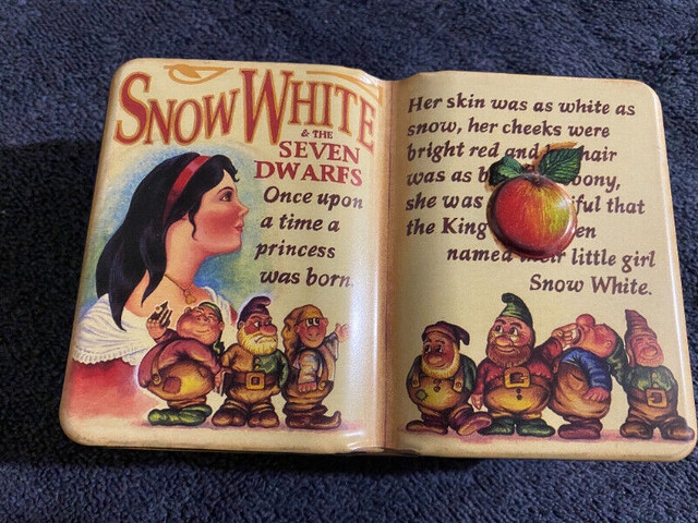 Vintage Snow White Tin dans Art et objets de collection  à Ville de Montréal