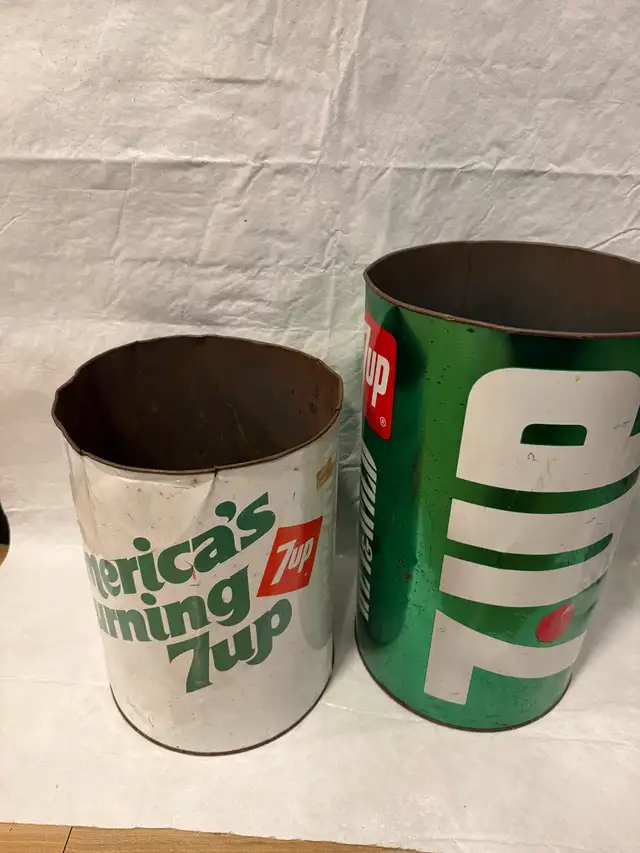 A vintage collection of 7up  in Arts & Collectibles in Petawawa - Image 10