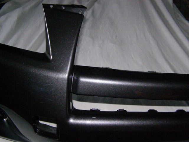 NEUF Pare-chocs GRIS Toyota RAV4 2009 - 2012 NEW Bumper Cover dans Pièces de carrosserie  à Longueuil/Rive Sud - Image 4