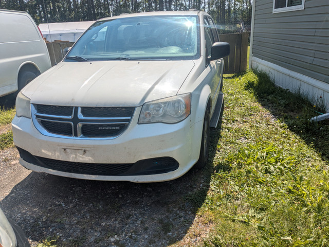 2011 Dodge Grand Caravan in Cars & Trucks in Quesnel - Image 2