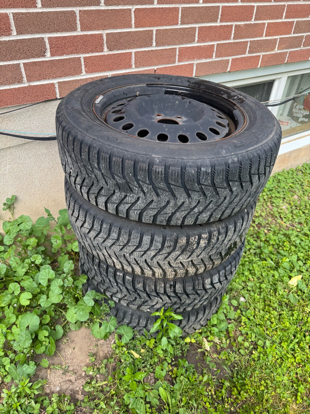 225/60/r17 Winter tires on steel rims in Tires & Rims in Barrie