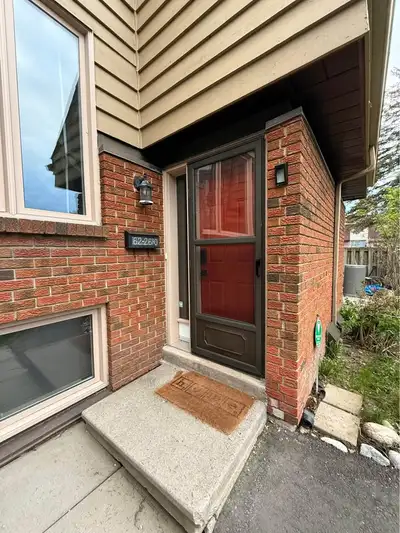 Condo Townhome for Sale 3 + 1 bedroom and 2 full washroom– 2610 Draper Avenue, Ottawa. Condo Fee: $5...