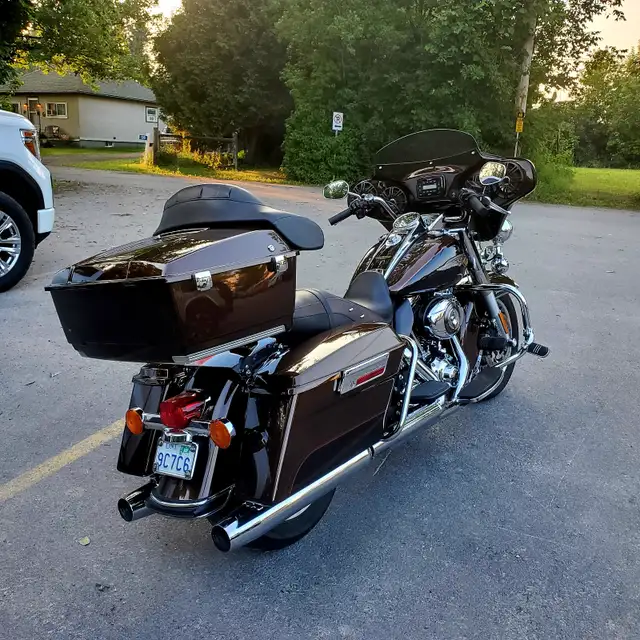 2013 Harley Davidson Road King in Touring in Ottawa - Image 3