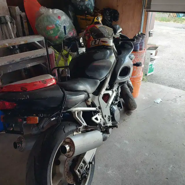 1997 Suzuki tl1000s  in Sport Bikes in Edmonton - Image 5