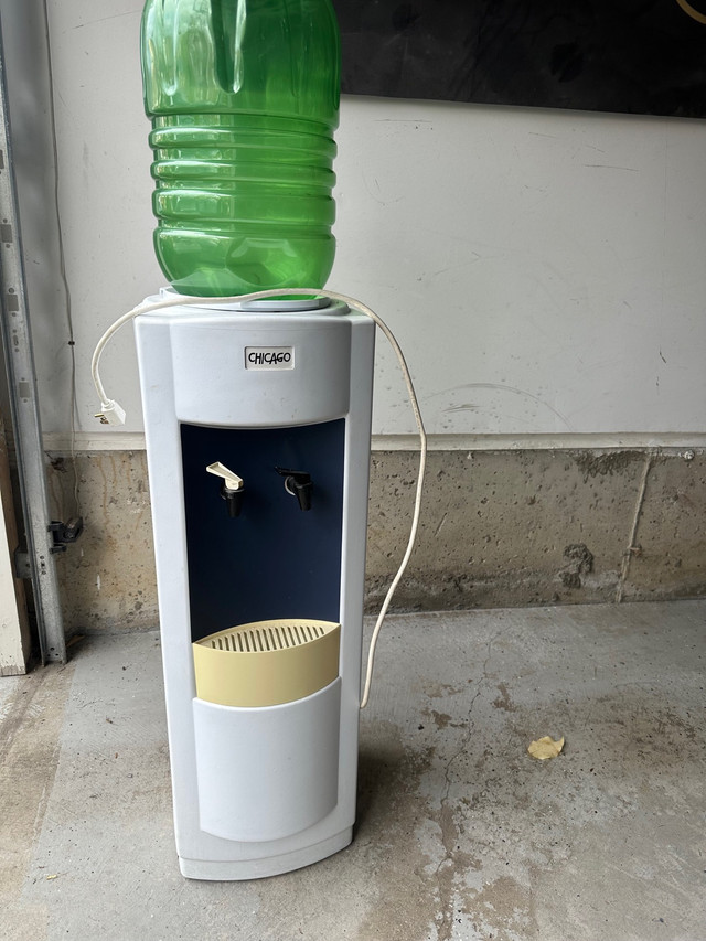 Water dispenser  in Refrigerators in Mississauga / Peel Region - Image 2