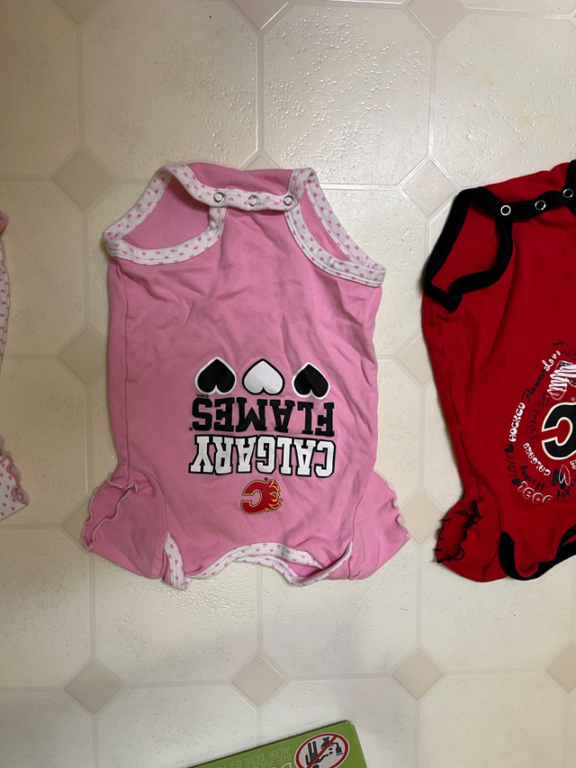0-3 M Baby Girl Calgary Flames Merch.  in Clothing - 0-3 Months in Calgary - Image 3