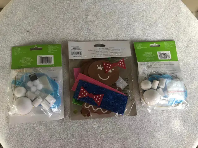 3 Christmas foam craft kits-unopened in Hobbies & Crafts in Winnipeg - Image 3