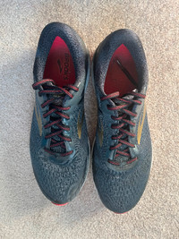 Brooks Adrenaline GTS18 men’s size 12 running shoes