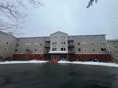 • 2 Spacious Bedrooms with closet • Spacious open concept living area • Appliances Included: Fridge,...